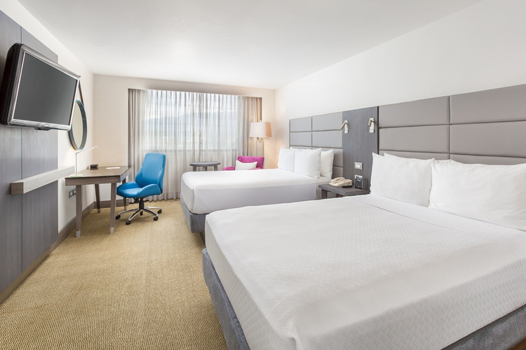 Hotel Crowne Plaza photo